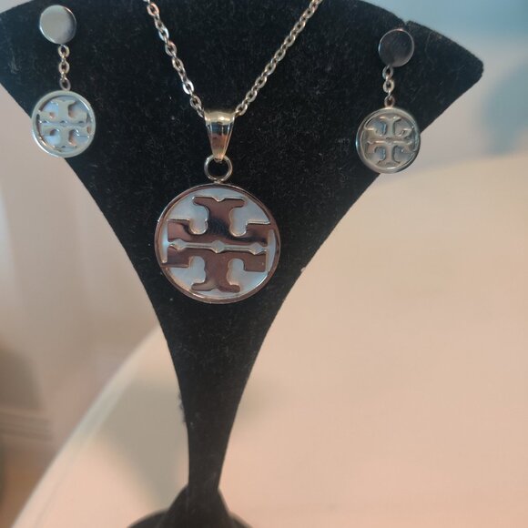 Tory Burch Designer Inspired 3 Pc Jewelry & Perfume - Picture 6 of 8
